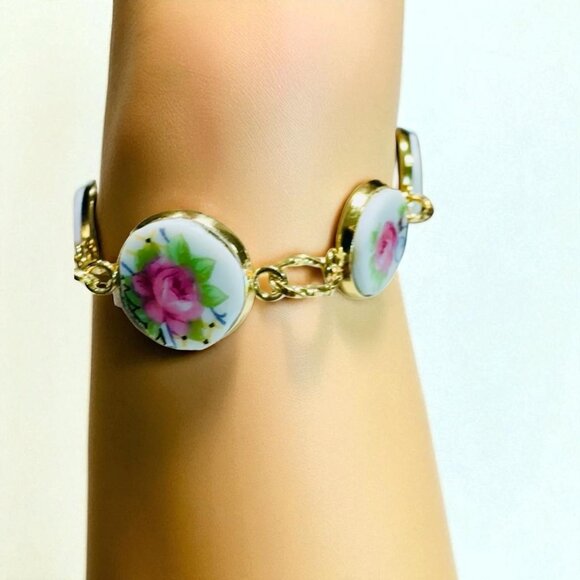 Broken China Dainty Rose Cabochons Bracelet From a Bavaria Tirschenreuth Plate - Picture 4 of 8